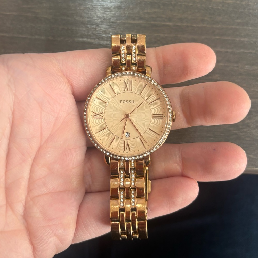 Fossil watch, rose gold, a few scratches on the back, face is clear of scratches